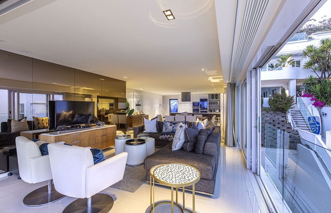 Clifton YOLO Spaces – Clifton Beachfront Penthouse - Photo 37