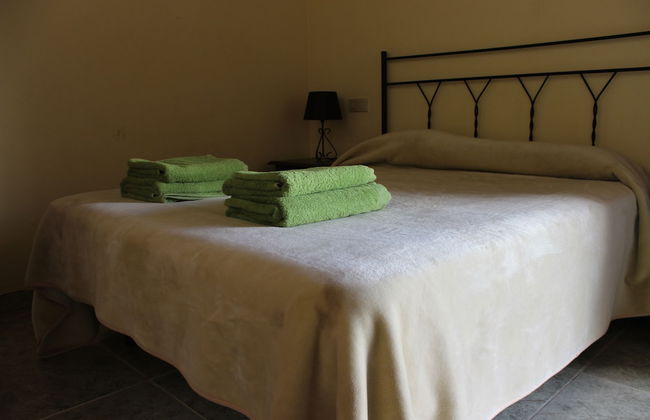 Comfortable 1-bed Bungalow in Parque Holandés - Photo 2