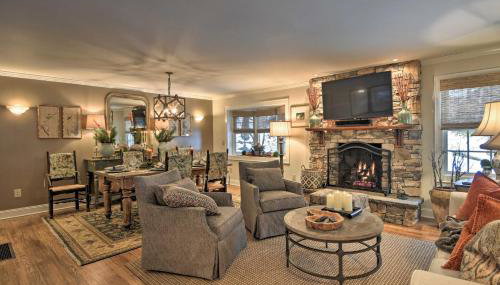 2 Living Areas and Fireplace Mirror Lake Cottage! - Foto 1