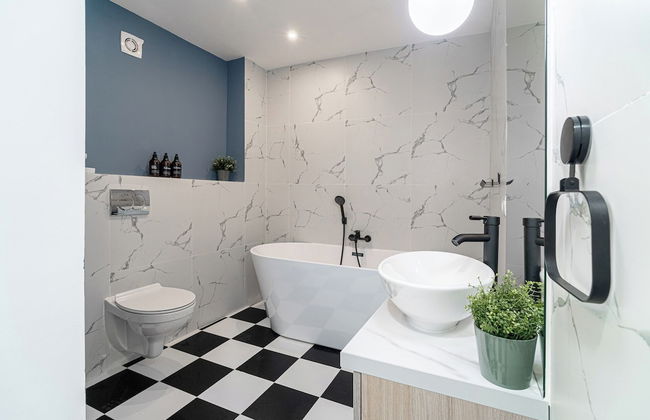 Playful & Trendy 2BR on Regina Elisabeta, Steps to Cismigiu Gardens | Bathtub & Boulevard Views - Foto 31