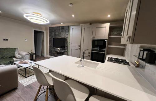 2 bedroom self catering detached outhouse with garden area - Photo 25