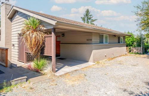 Quintessential Seattle Water Views w HotTub - Foto 18