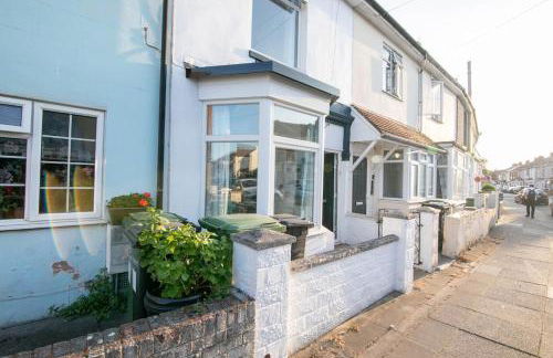 3 bed Modern Home, Vibrant & Stylish, Sleep upto 7 - Foto 32