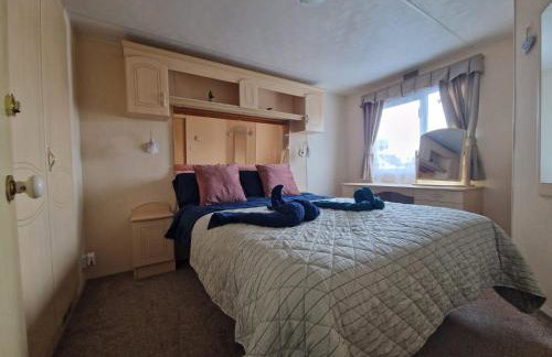 2 Bed Caravan - Sleeps 6 - Pets - Pool - Parking - Foto 12