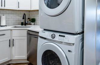 Stylish & Bright Gem Overlooks Lovely Park with Great Amenities - Foto 10