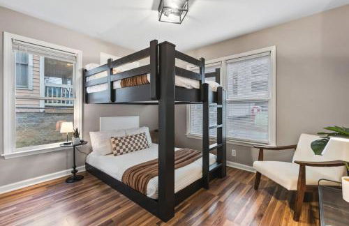 Pool Table WALK to Downtown Bars and Farmers Market - Foto 14