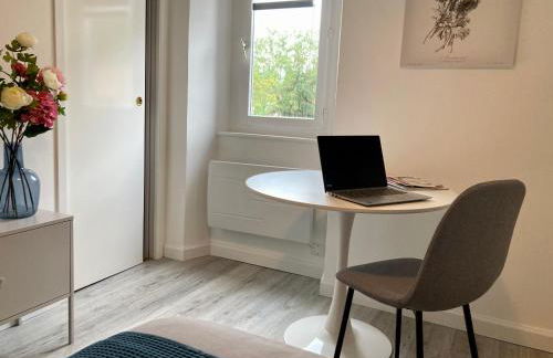 AUX 4 LOGIS - Studio Le Flore - Petit déjeuner offert 1ère nuit - Foto 8