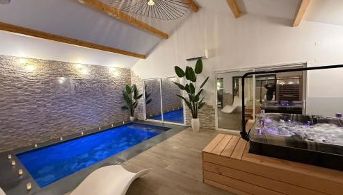Maison privative avec piscine intérieure, spa, sauna, cinéma et billard - Foto 2