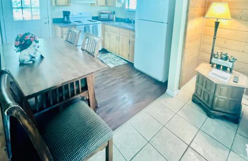 Smoky Mountain Cabin with HOTTUB - Photo 4