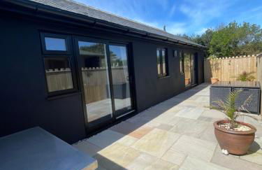 Bumblebee Barn, Luxury contemporary holiday home - Photo 14