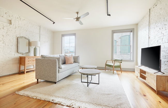 Sonder Ellis Square - Photo 1