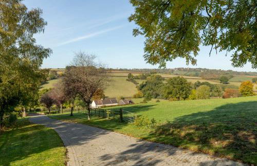 Beautiful Cottage With Stunning Views in Box - Foto 8