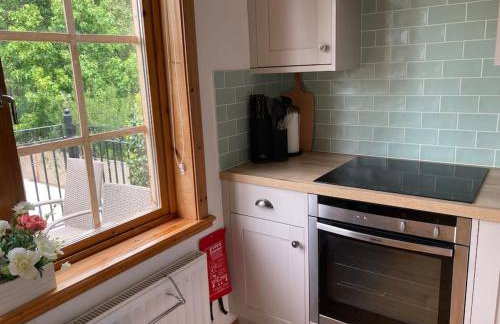 Riverside Cottage with balcony and fishing jetty - Foto 39