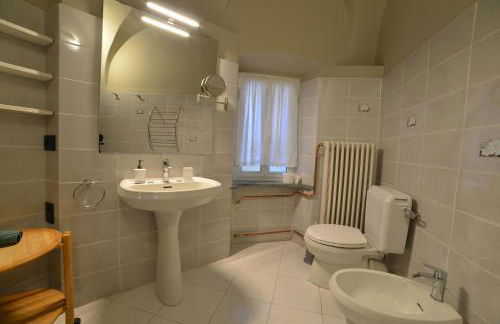 Nick House - Photo 16