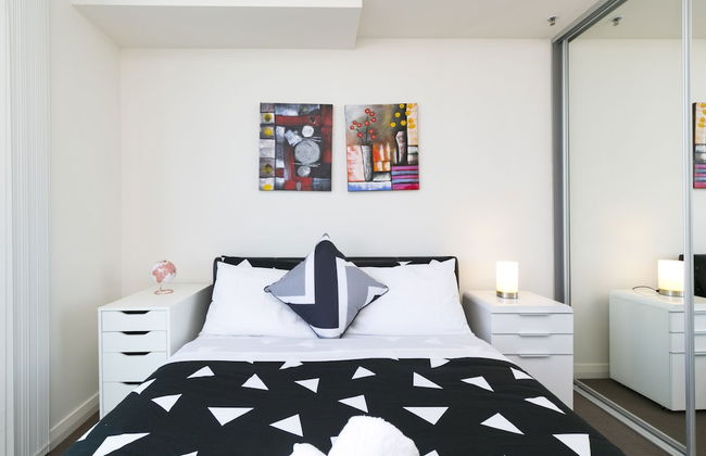 Penthouse near Airport & CBD - Photo 4