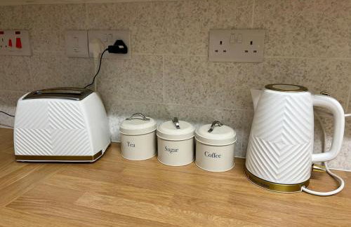 Base is a lovely place to unwind after a long day - Foto 21