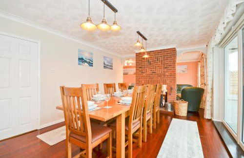 Dassia-Rural Bungalow, Dog Friendly with Hot Tub Near Gurnard - Foto 10