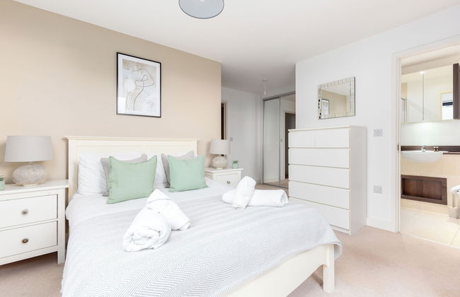 Idyllic 2 Bed Flat with Balcony in Canada Water - Foto 4