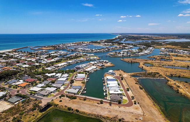 A Waterside Paradise - Foto 29