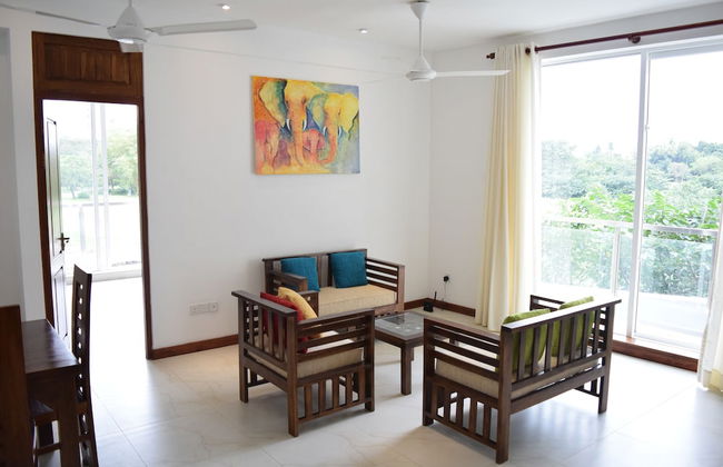 The Green' Apartments - Photo 2