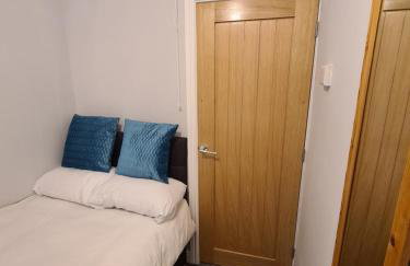 Whole House - 4 Bedrooms - Parking - Sleeps 8 - Foto 31