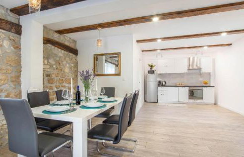 3 Bedroom Cozy Home In Hrvace - Foto 5