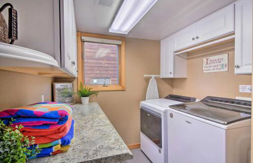 Family-Friendly Home with Hot Tub 1 Mi to Dtwn - Foto 22