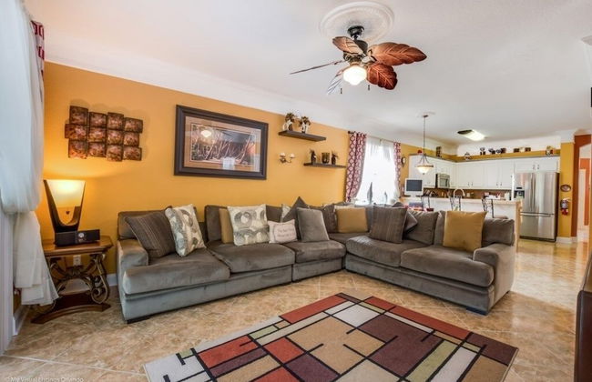 "southern Charm" 4 Bed & 2 Bath Private Pool Home 4 Bedroom Villa by RedAwning - Photo 22