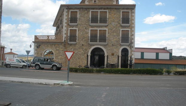 Complejo Peñafiel Caceres - Photo 4