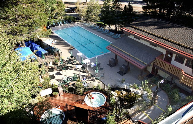 Olympic Village Inn - Photo 28