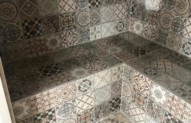 LE LOFT A BULLES (85m2 Jacuzzi Hammam Billiard Bar Douche Sauna) - Foto 4