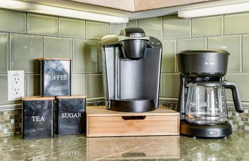 Luxury, renovated, oceanfront home with incredible deck & views - dogs welcome - Foto 24