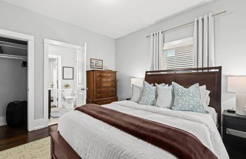 Fresh, Contemporary 2BR Home in Downtown Royal Oak - Photo 14