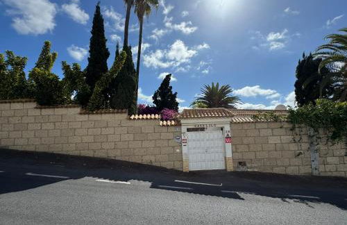 Villa Casa Lilo, en jardin grande,con una gran piscina, con pérgola y barbacoa - Foto 34