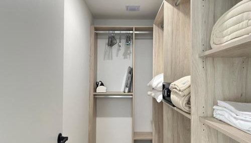 Prime Downtown Location - Amazing Amenities & Top Location - Foto 3