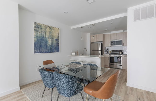 Stylish 3BR Retreat w Private Deck Near NYC - Foto 9