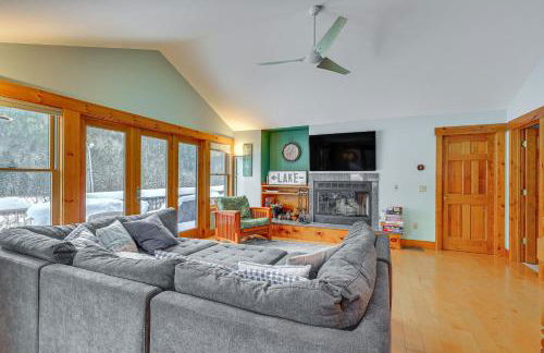 All-Season Lake House Between Okemo and Killington! - Foto 3