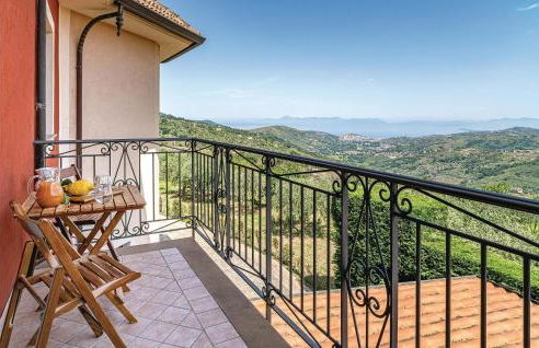 Lovely Apartment In Laureana Cilento Sa - Foto 2