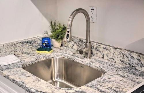 Ideally Located Studio with Off-Street Parking! - Photo 15