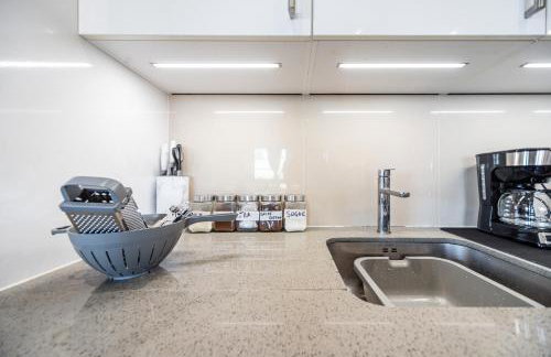 Stylish 2 bed Flat in London with River Thames views Access to boat rides into London-Near O2 Arena and Excel, Fast Wi-Fi, Free Parking, Excellent links Elizabeth and Southeastern Train Line - Foto 30
