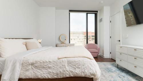 Back-Bay 2BR Condo w Roof top Gym Parking - Foto 2