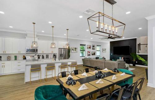 5BR Serenity Tampa Pool and Hot tub - Foto 17