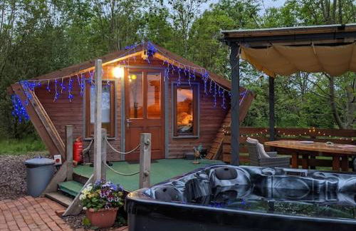 Wooden tiny house Glamping cabin with hot tub 1 - Photo 1