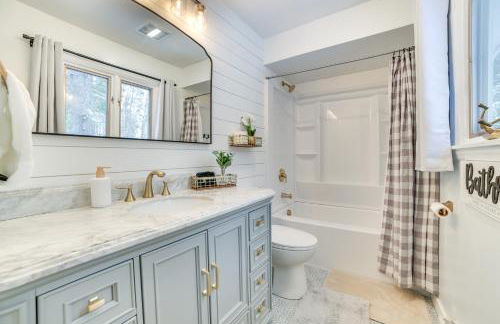 Private Hot Tub and Deck Gaylord Family Home! - Foto 17