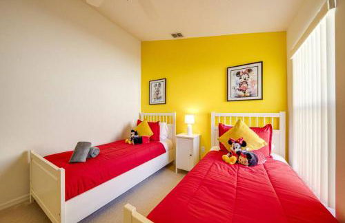 630- 3 Bedroom South facing Home with Pool Drenched in Florida Sunshine Perfect for Families - Foto 53