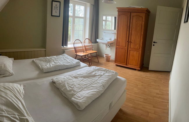 Pet-friendly Farmhouse - Photo 7