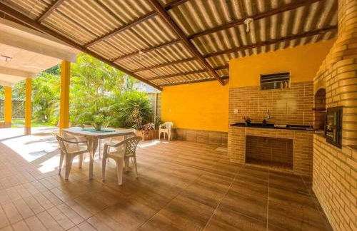 Casa com churrasqueira e piscina, perto de riacho - Foto 12