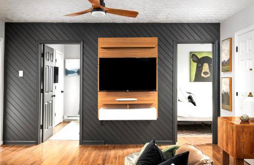 Shenandoah dog friendly cabin - river access, BBQ, outdoor dining and lounging, fire pit, AWD or 4WD encouraged - Foto 11