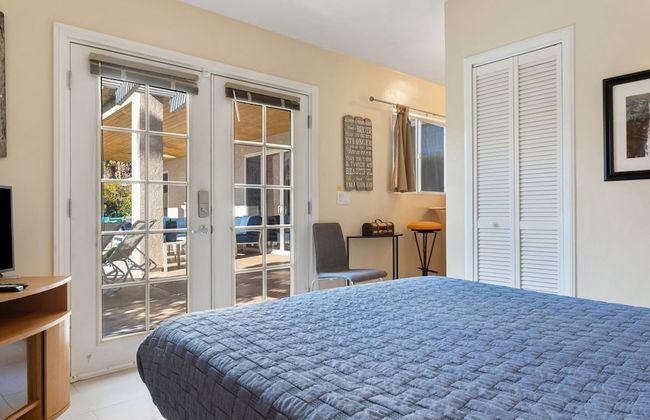 The Palms- Pool Jacuzzi and Pet Friendly - Photo 22