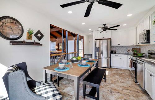 Dock and Fire Pit Lakefront Poconos Retreat! - Foto 4